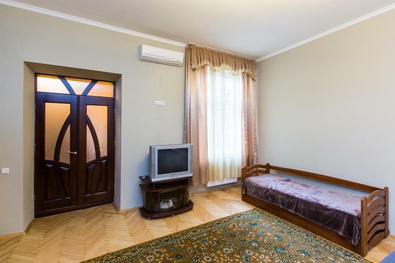 Apartments On Sholom Aleichem Та Ще Варіант Поруч 리비프 외부 사진