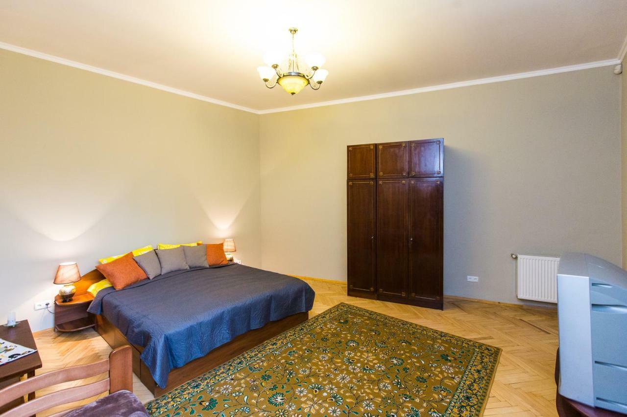 Apartments On Sholom Aleichem Та Ще Варіант Поруч 리비프 외부 사진