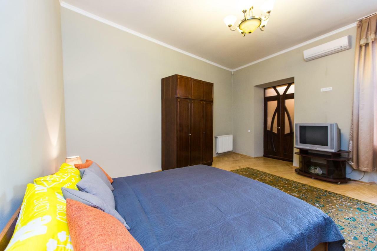 Apartments On Sholom Aleichem Та Ще Варіант Поруч 리비프 외부 사진
