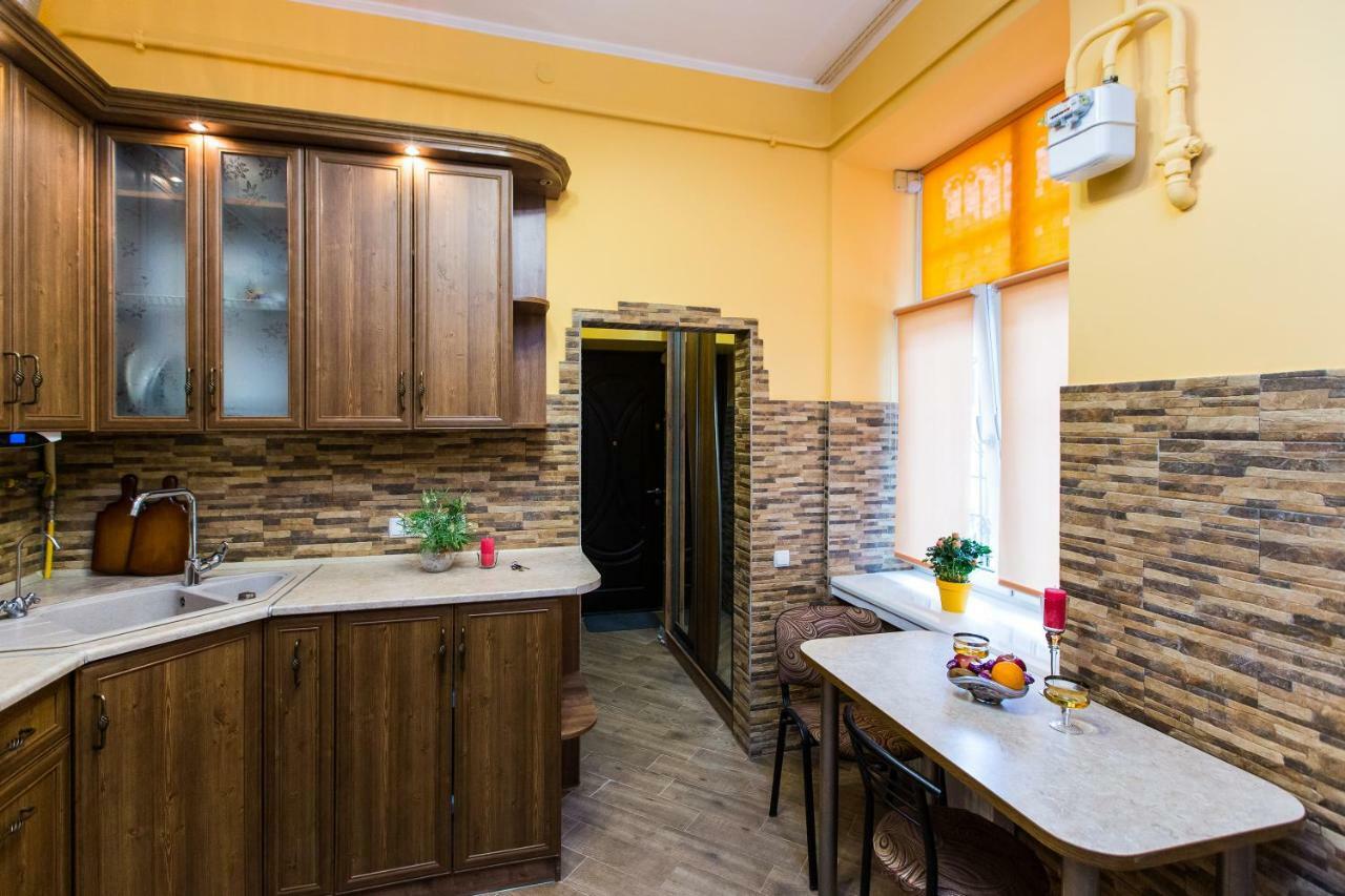 Apartments On Sholom Aleichem Та Ще Варіант Поруч 리비프 외부 사진