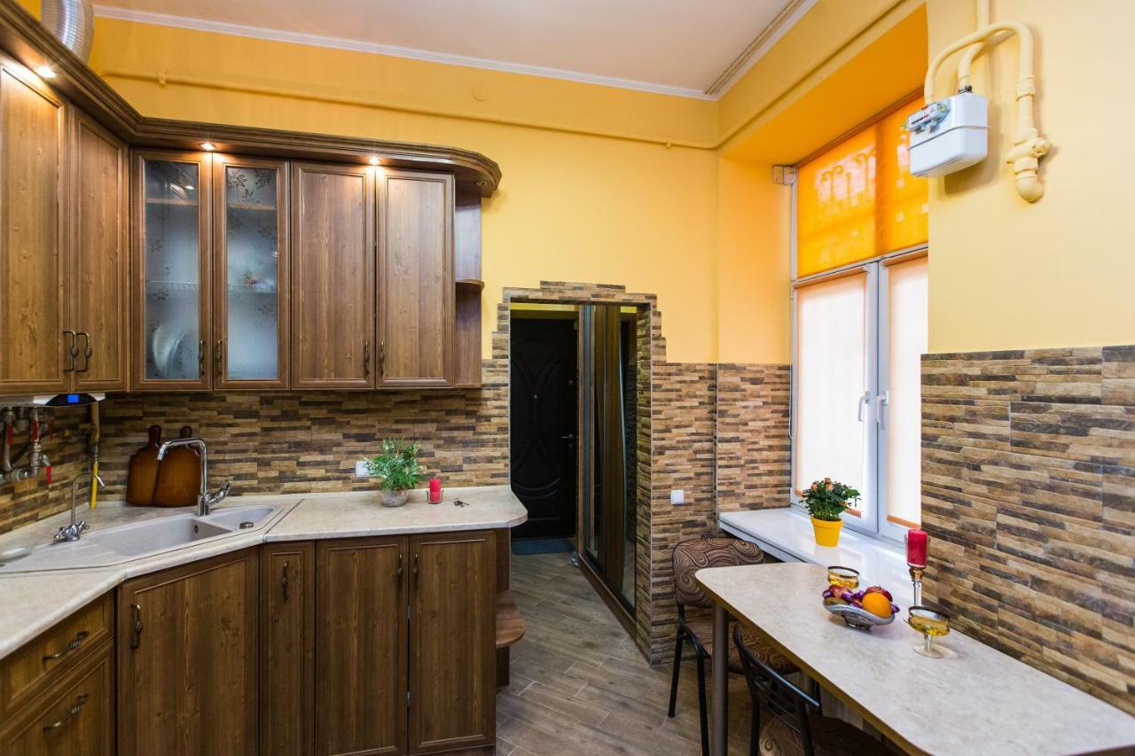 Apartments On Sholom Aleichem Та Ще Варіант Поруч 리비프 외부 사진