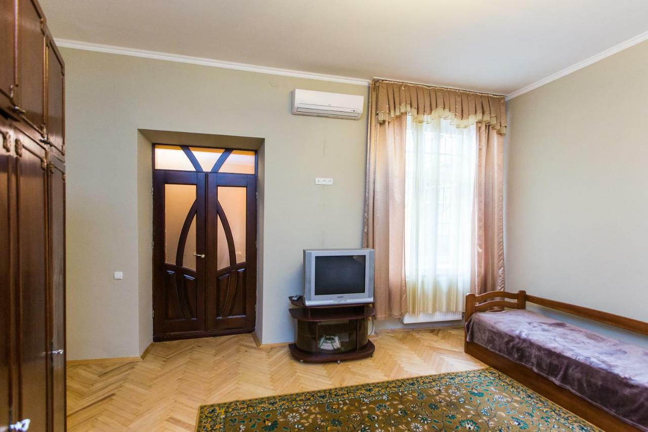 Apartments On Sholom Aleichem Та Ще Варіант Поруч 리비프 외부 사진