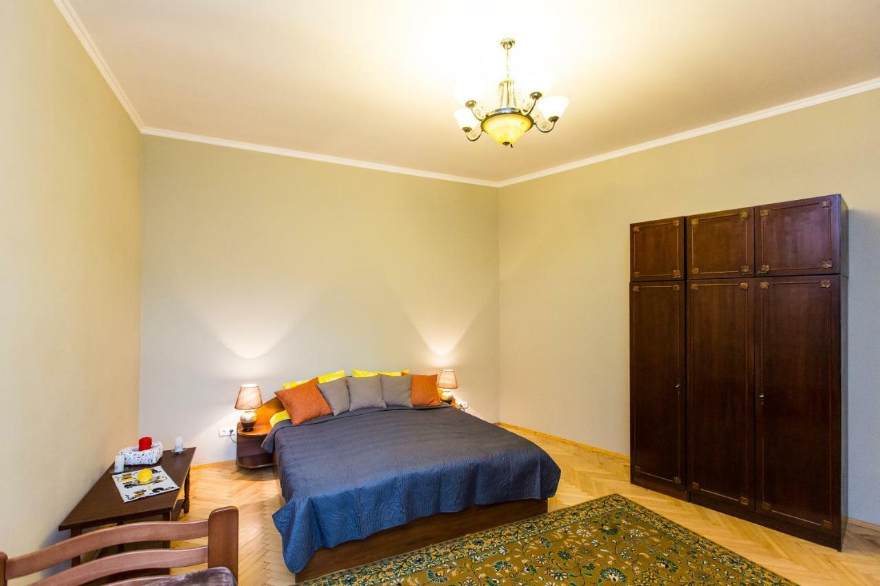 Apartments On Sholom Aleichem Та Ще Варіант Поруч 리비프 외부 사진